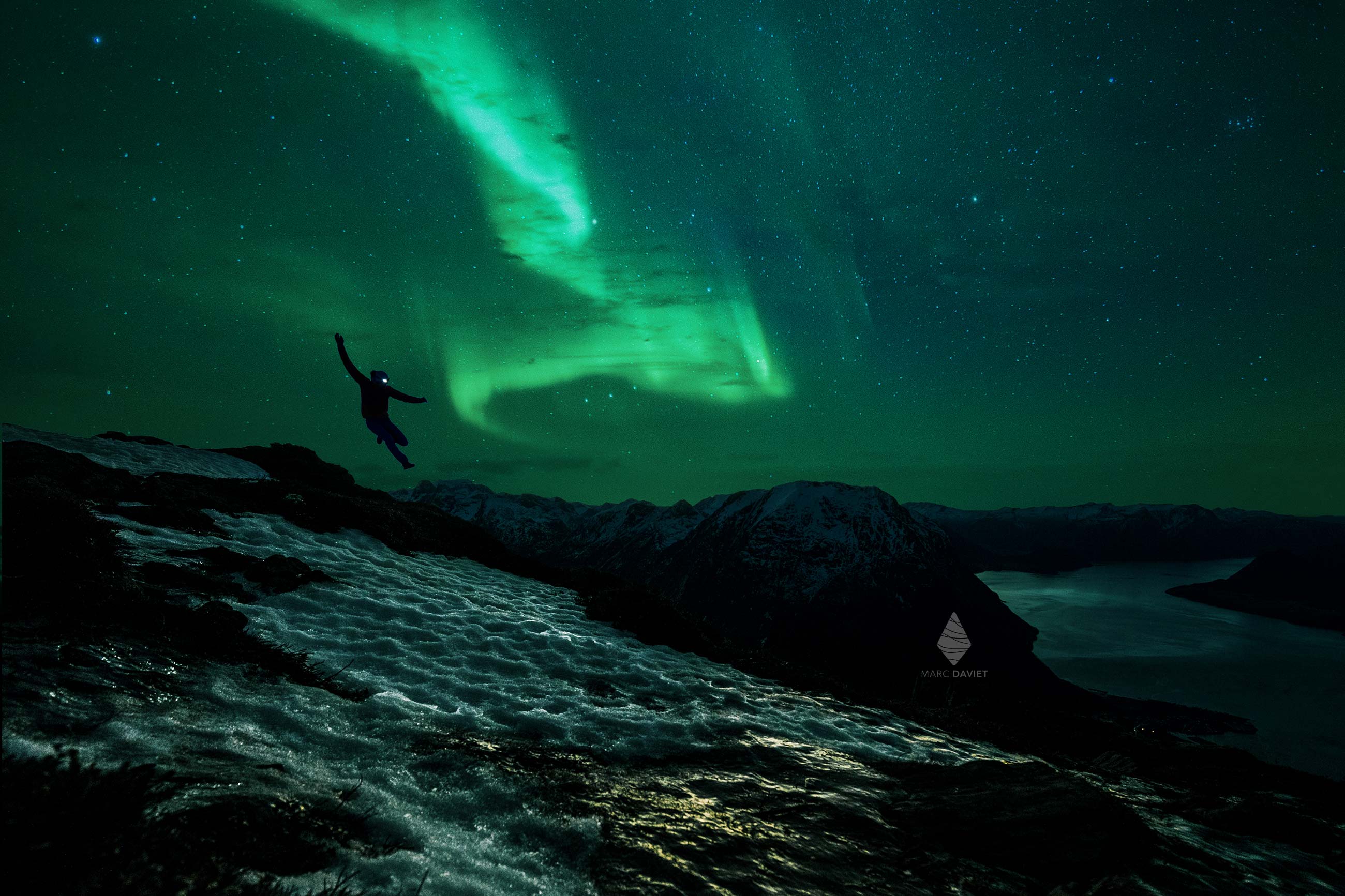 Kilian Jornet under the Aurora borealis